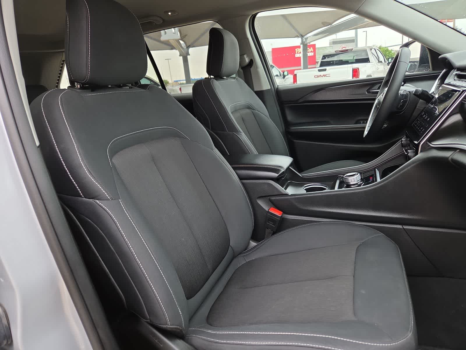 2024 Jeep Grand Cherokee Laredo
