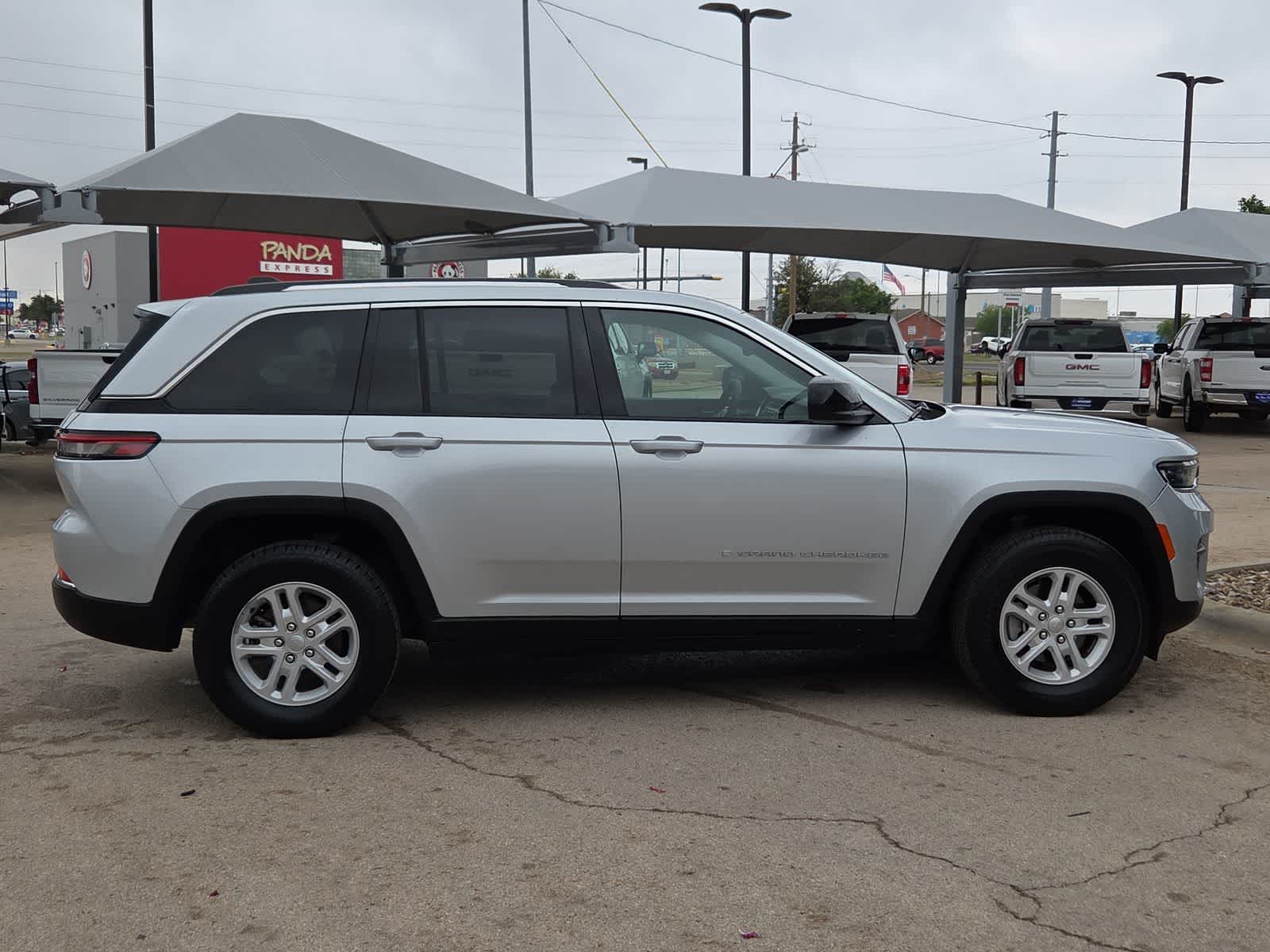 2024 Jeep Grand Cherokee Laredo