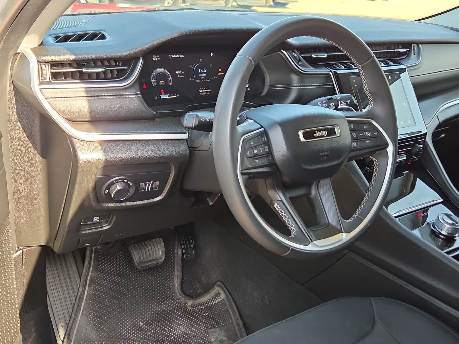 2023 Jeep Grand Cherokee Laredo