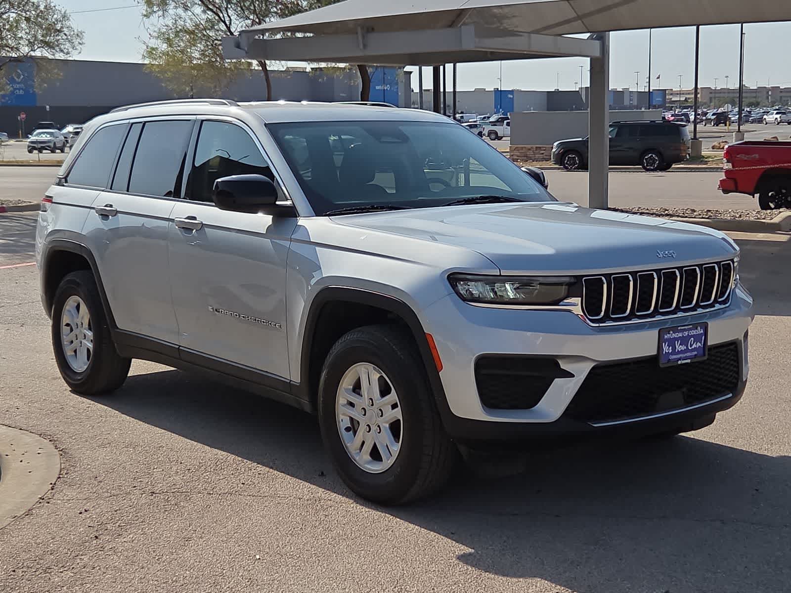 2023 Jeep Grand Cherokee Laredo