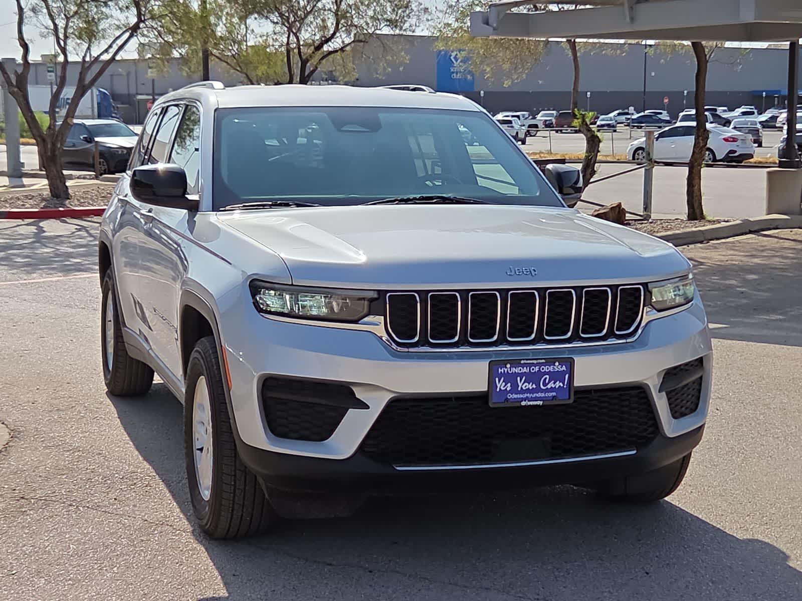 2023 Jeep Grand Cherokee Laredo