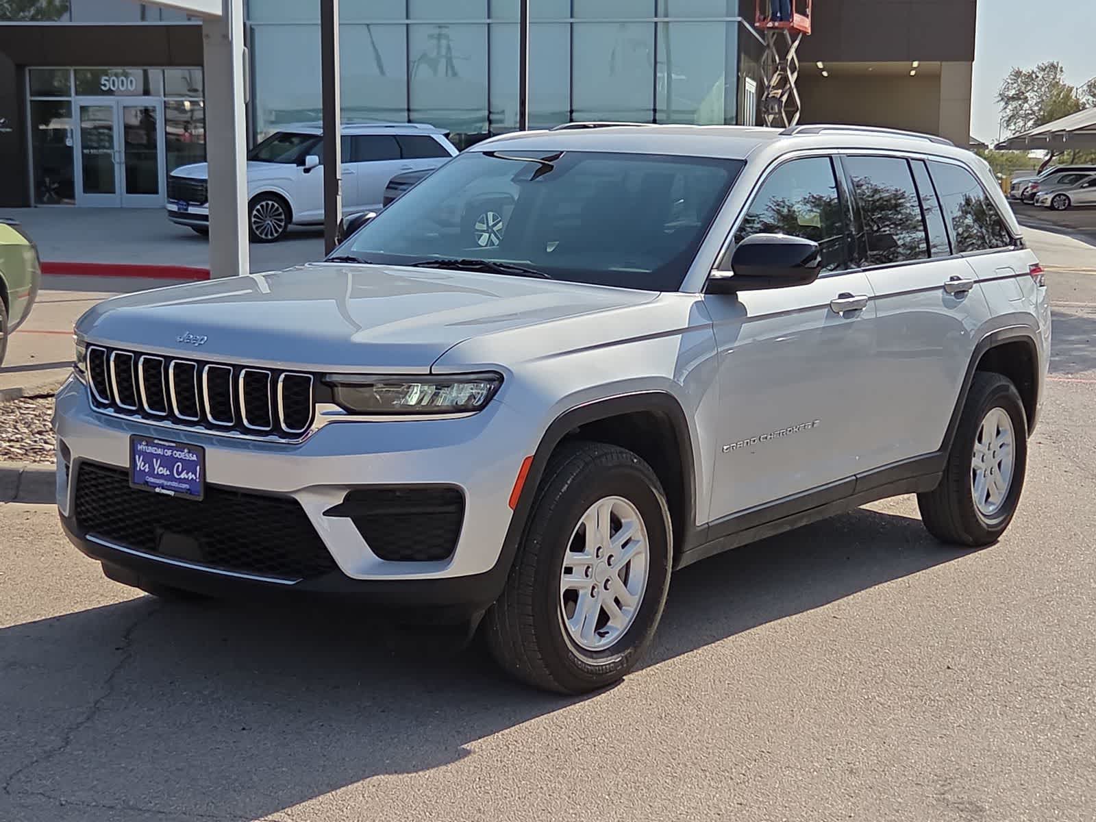 2023 Jeep Grand Cherokee Laredo
