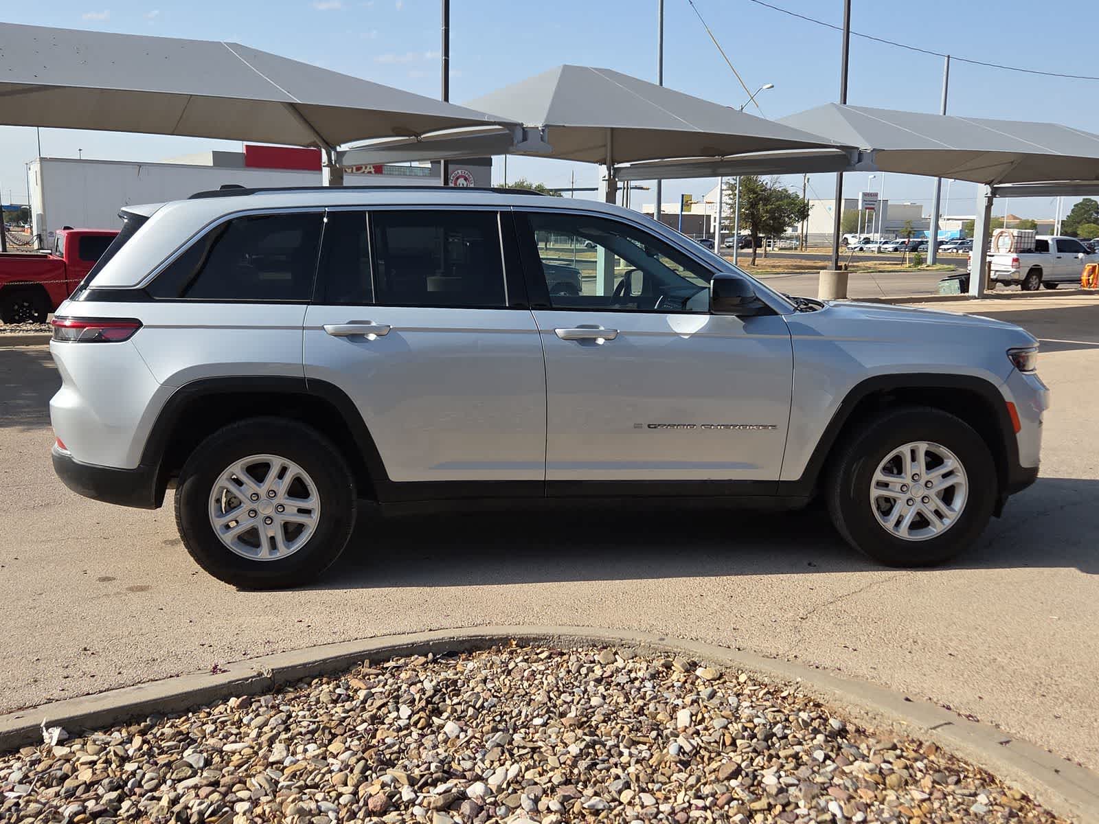 2023 Jeep Grand Cherokee Laredo