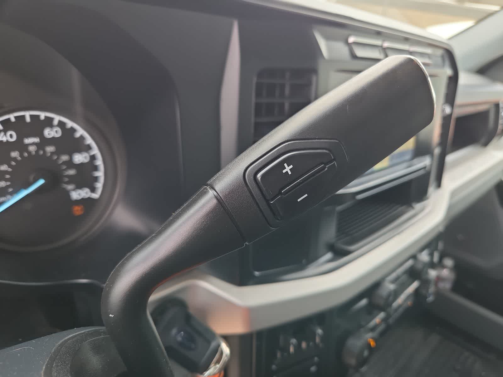 2023 Ford Super Duty F-350 DRW Pickup XL