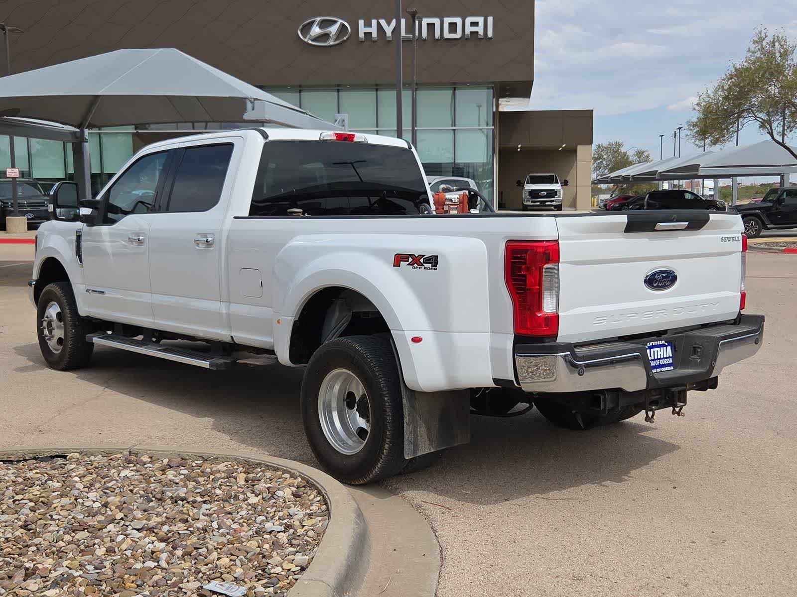 2019 Ford Super Duty F-350 DRW Pickup XLT
