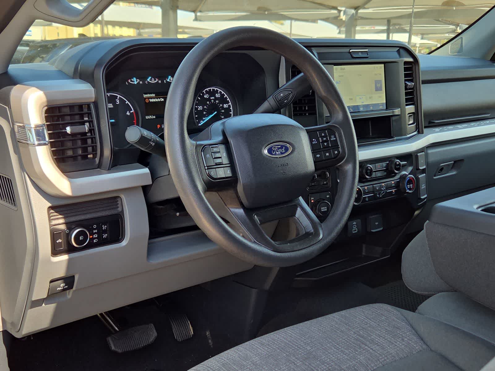2025 Ford Super Duty F-350 DRW Pickup XLT