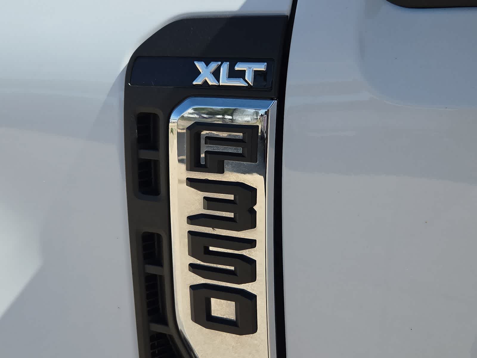 2025 Ford Super Duty F-350 DRW Pickup XLT