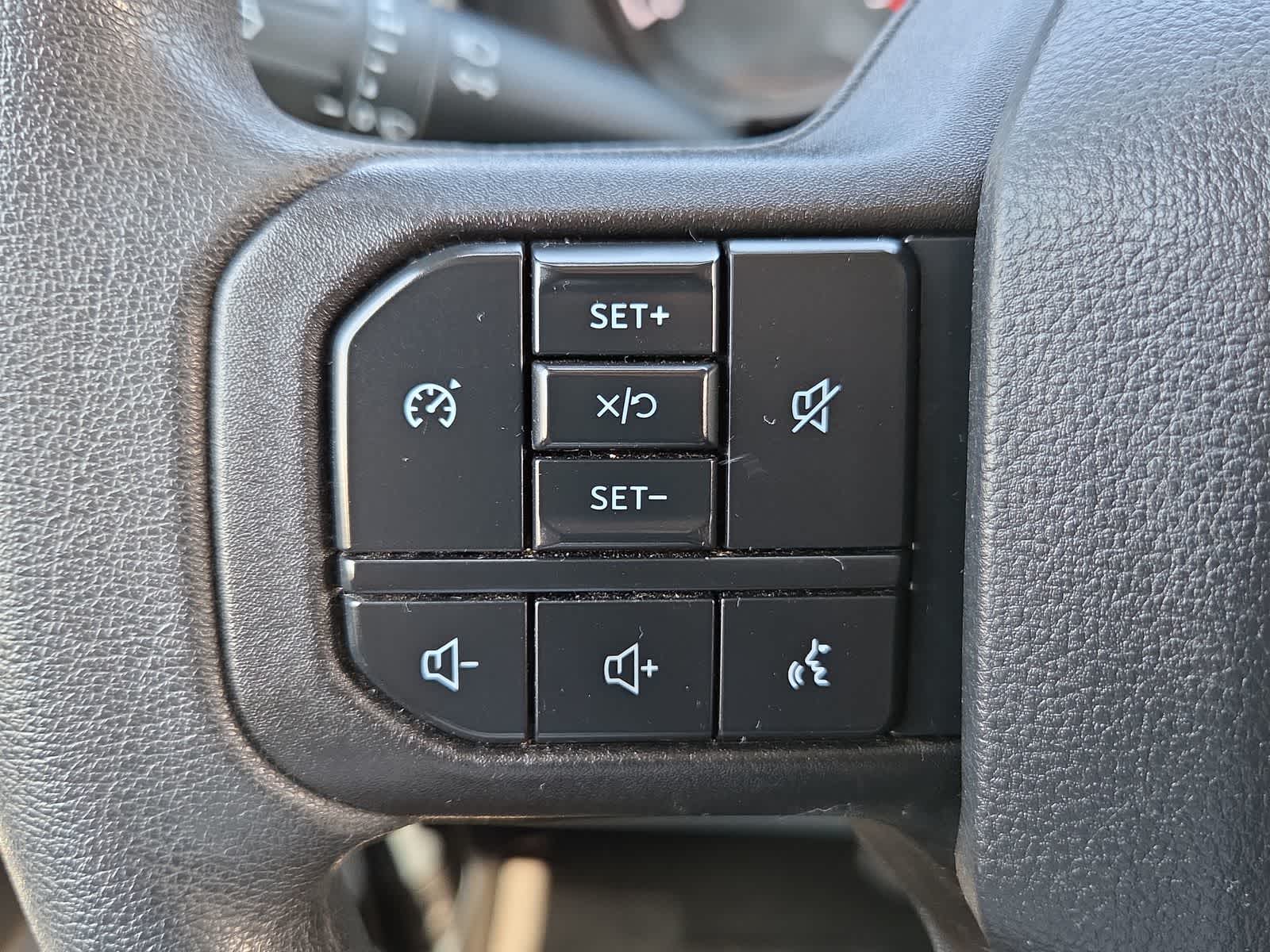 2025 Ford Super Duty F-350 DRW Pickup XLT
