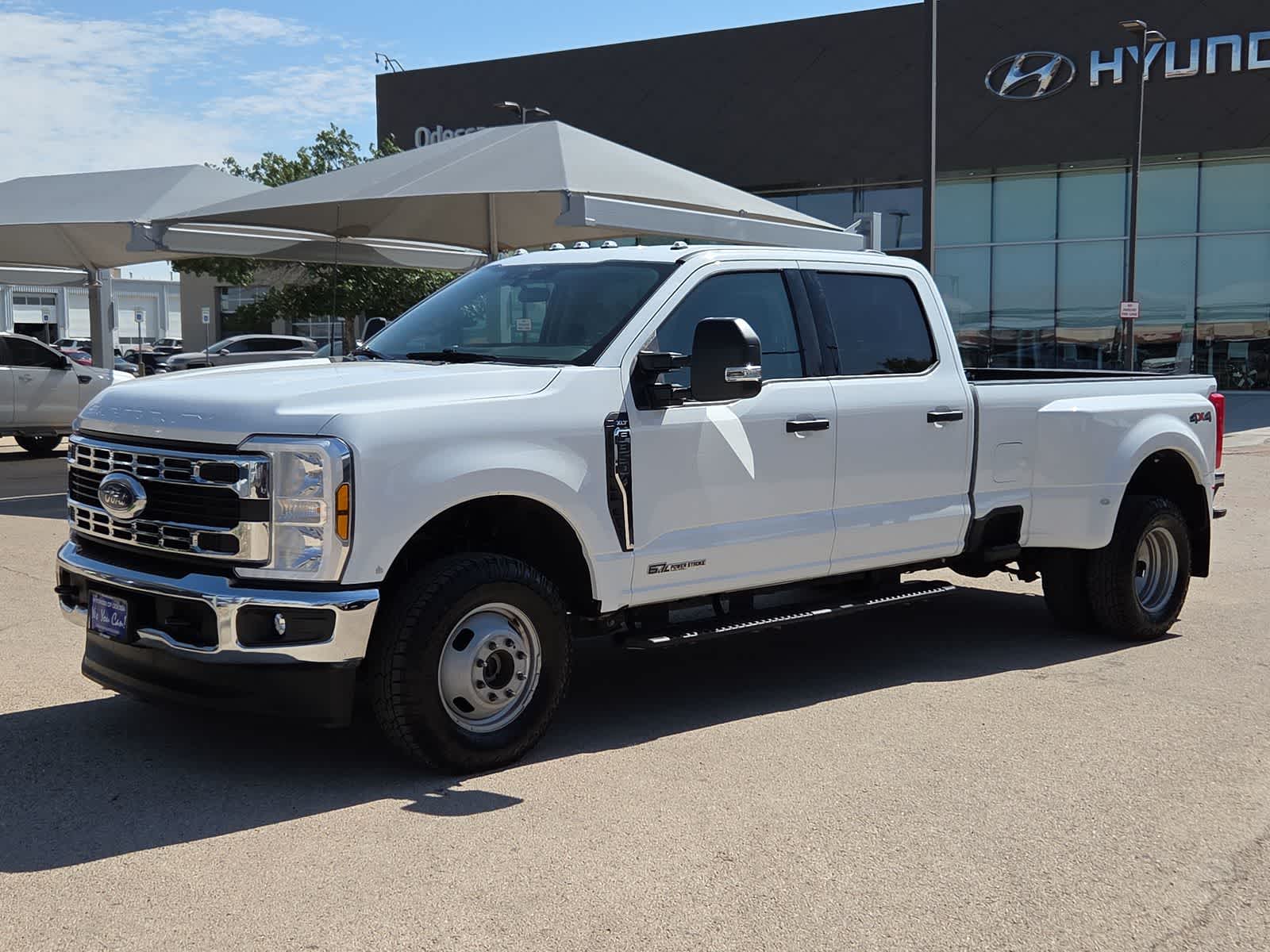 2025 Ford Super Duty F-350 DRW Pickup XLT