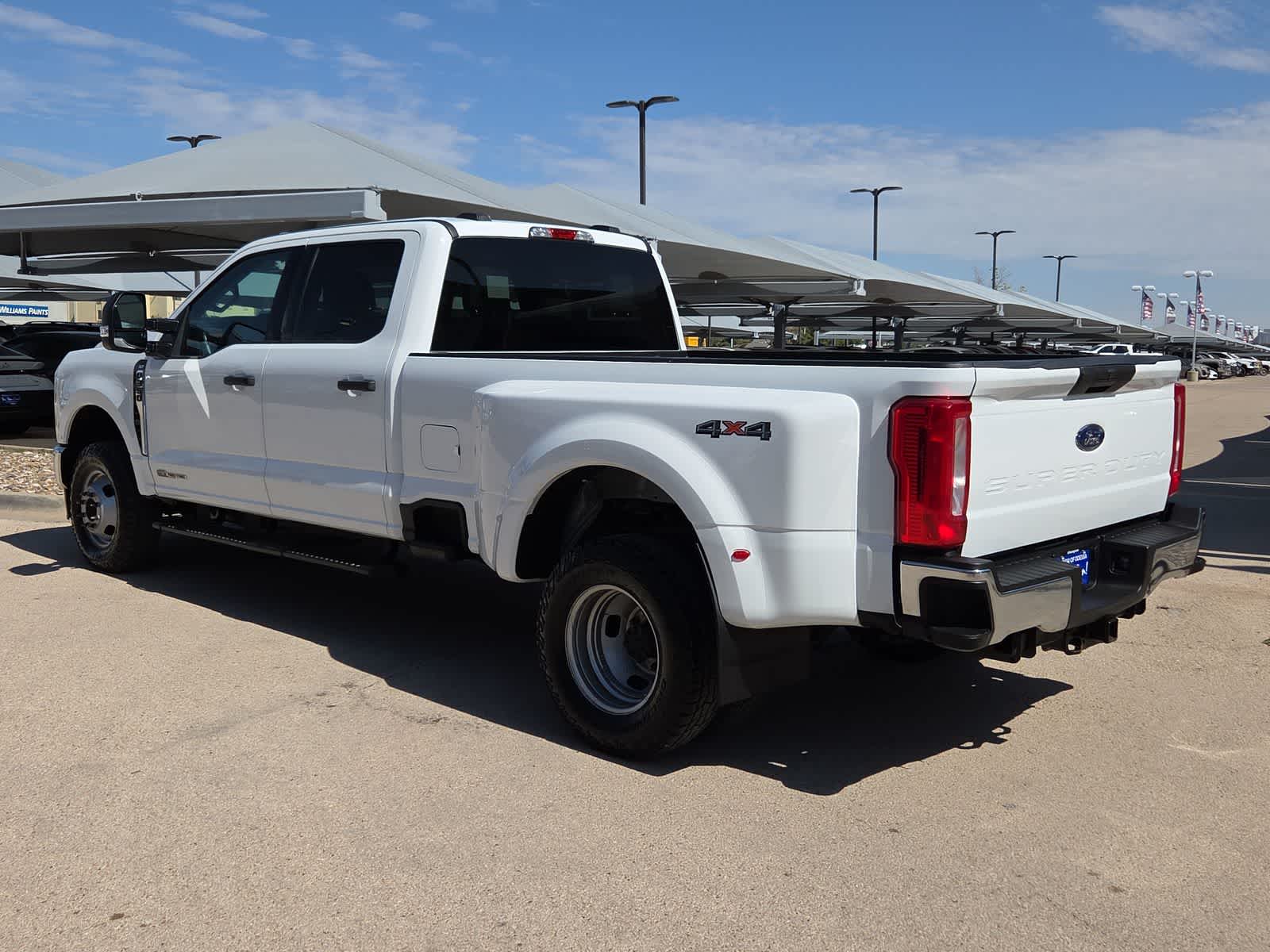 2025 Ford Super Duty F-350 DRW Pickup XLT