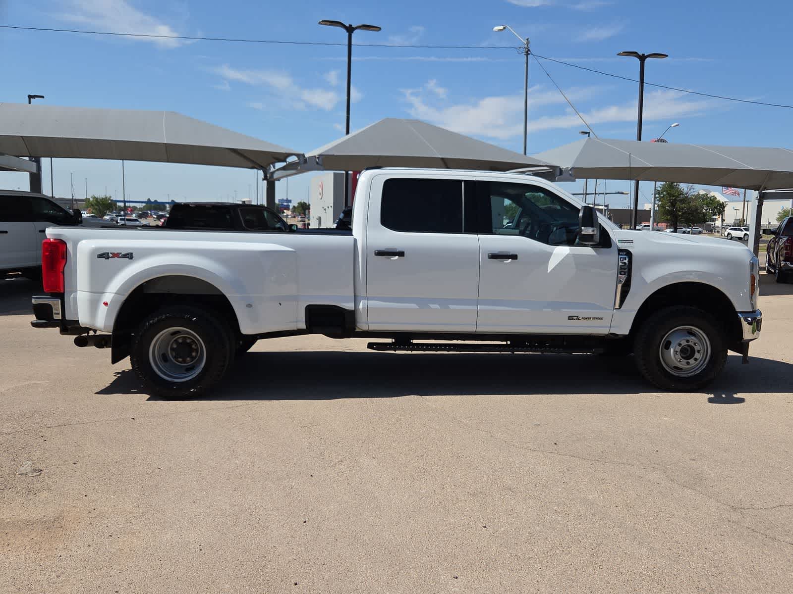 2025 Ford Super Duty F-350 DRW Pickup XLT