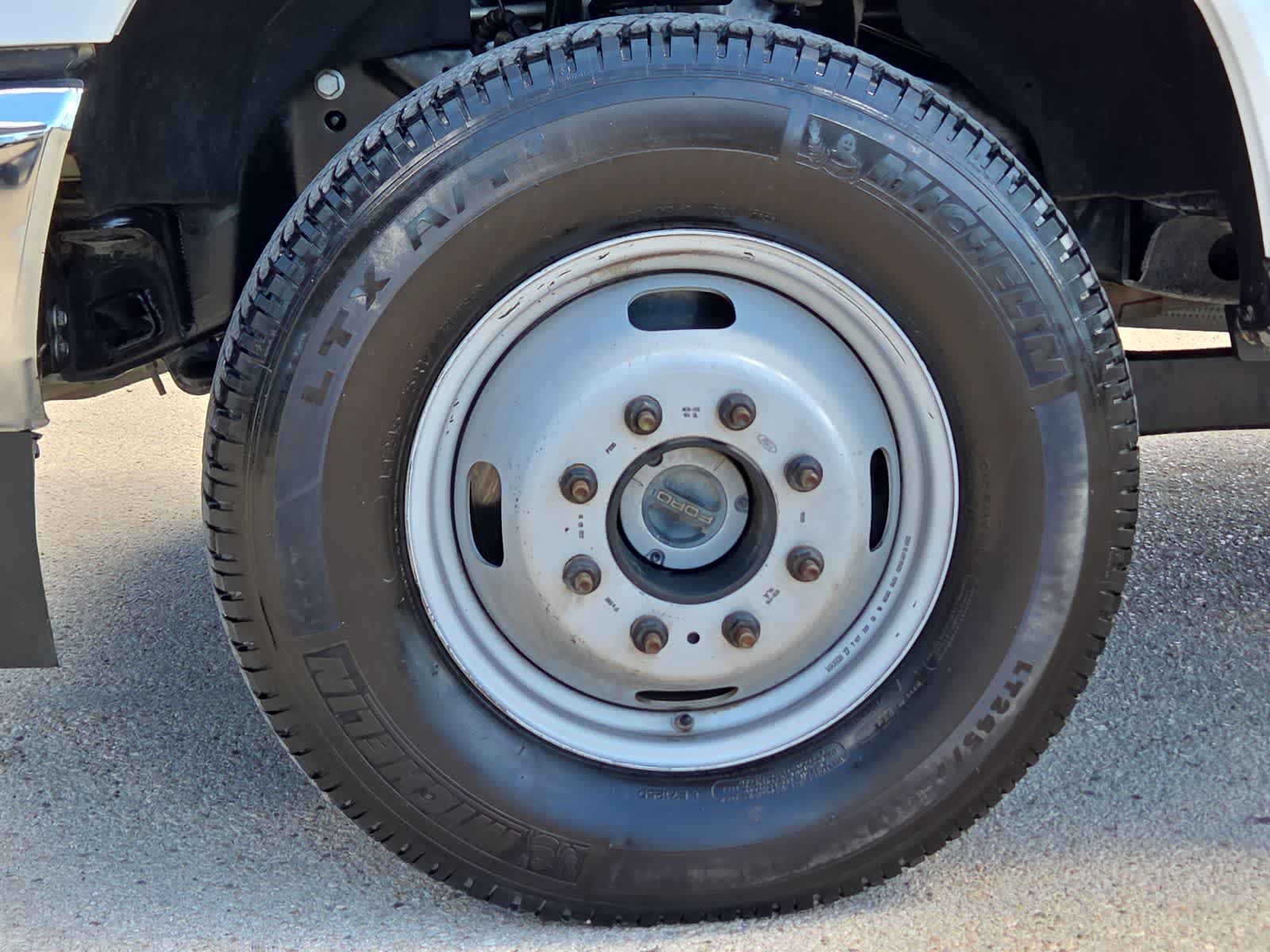 2022 Ford Super Duty F-350 DRW Pickup XL