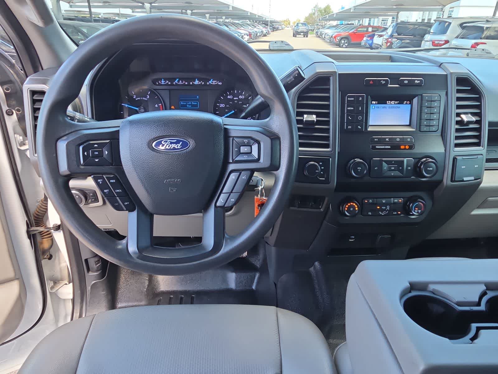 2022 Ford Super Duty F-350 DRW Pickup XL