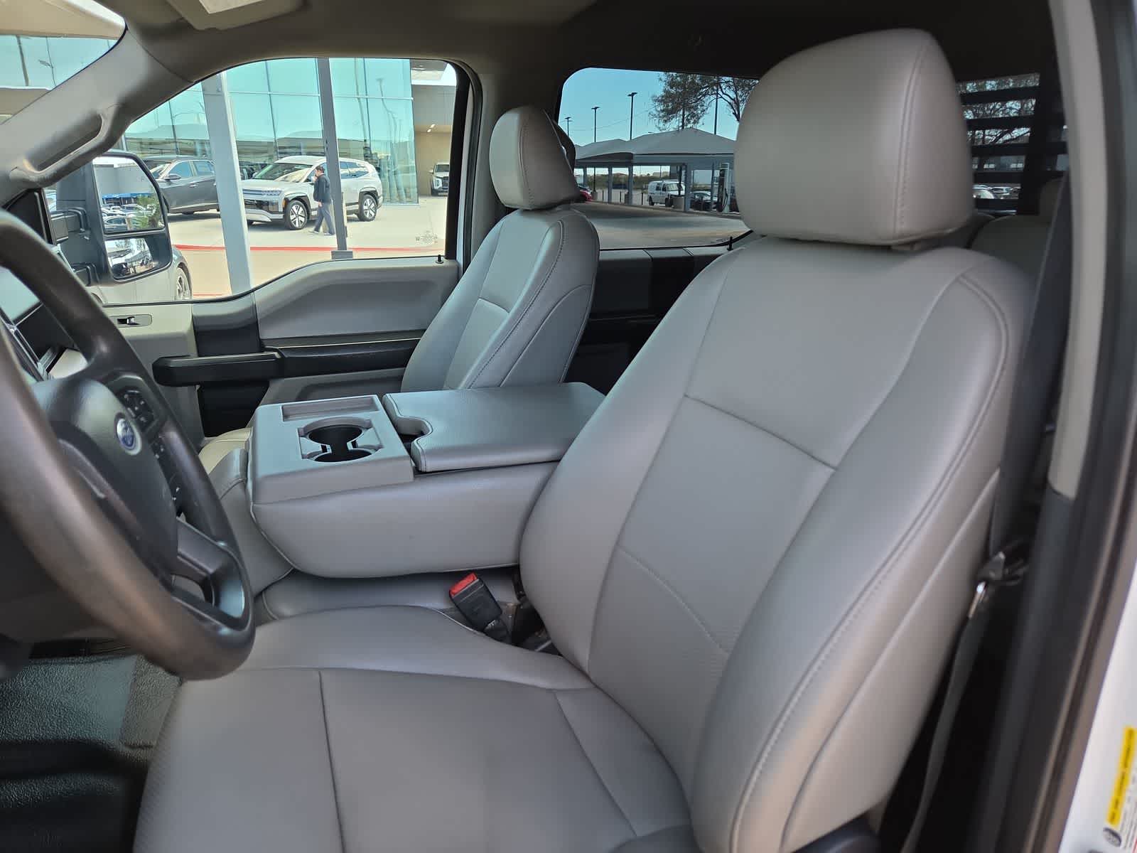 2022 Ford Super Duty F-350 DRW Pickup XL