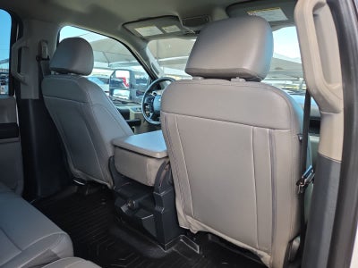 2022 Ford Super Duty F-350 DRW Pickup XL
