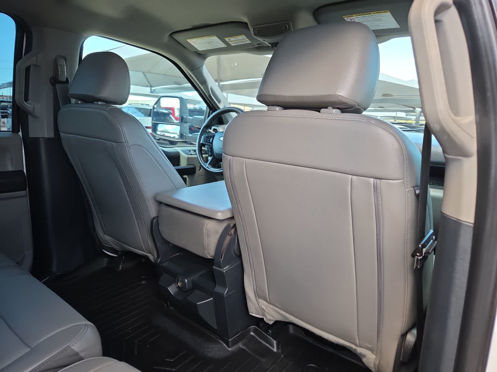 2022 Ford Super Duty F-350 DRW Pickup XL