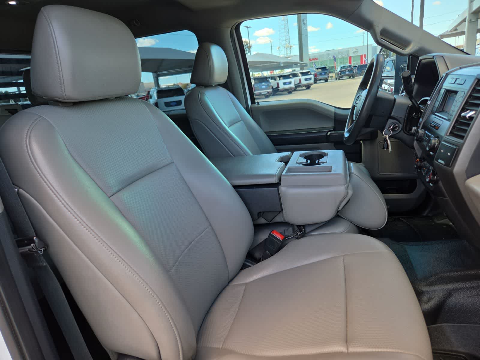 2022 Ford Super Duty F-350 DRW Pickup XL