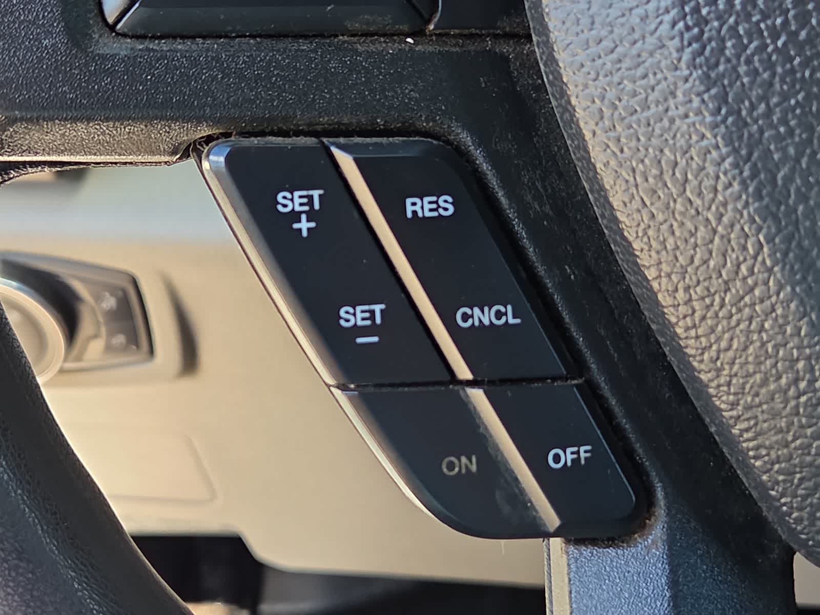 2022 Ford Super Duty F-350 DRW Pickup XL