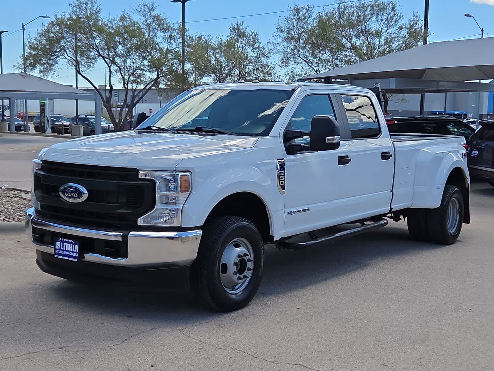 2022 Ford Super Duty F-350 DRW Pickup XL
