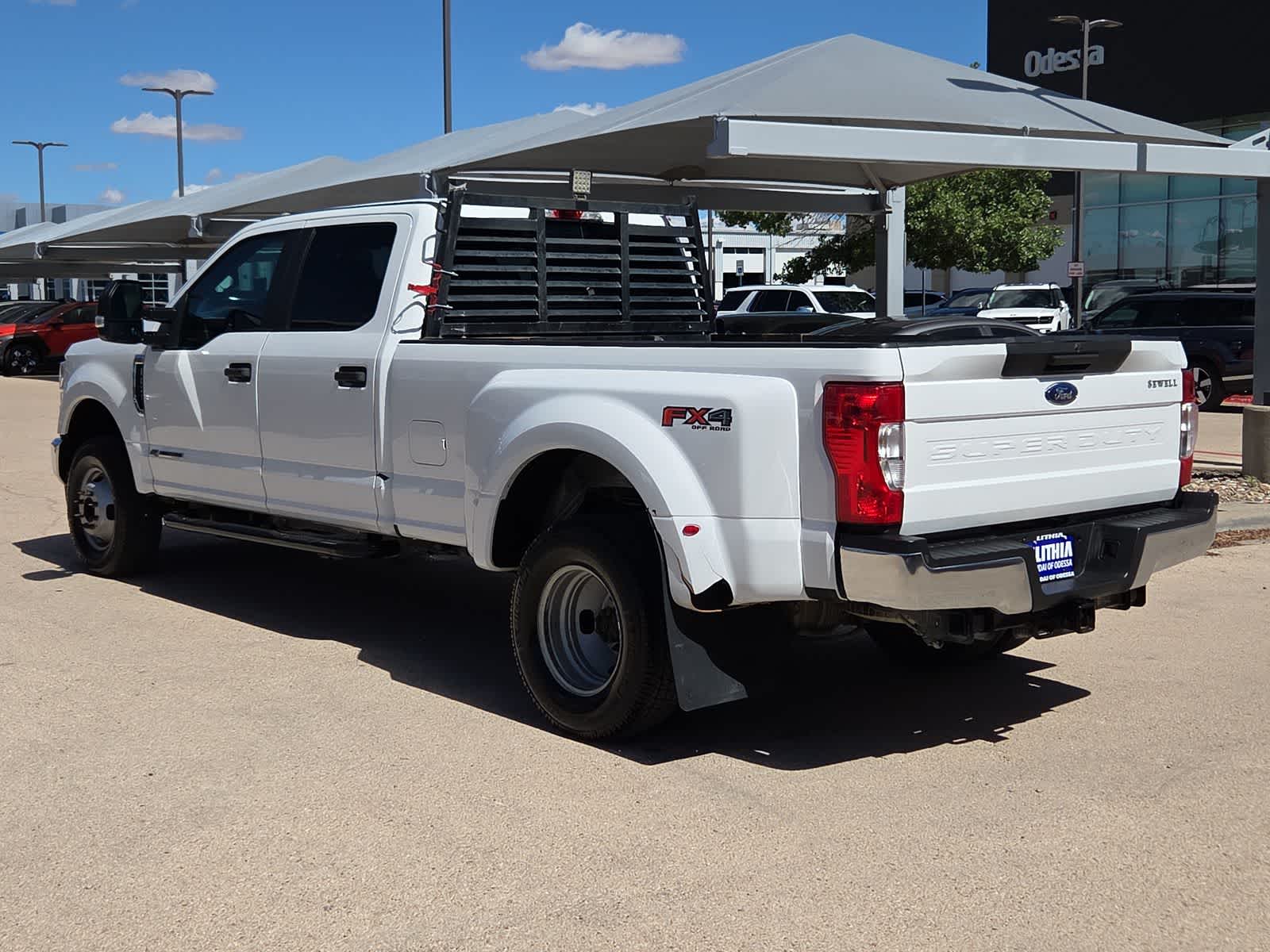 2022 Ford Super Duty F-350 DRW Pickup XL