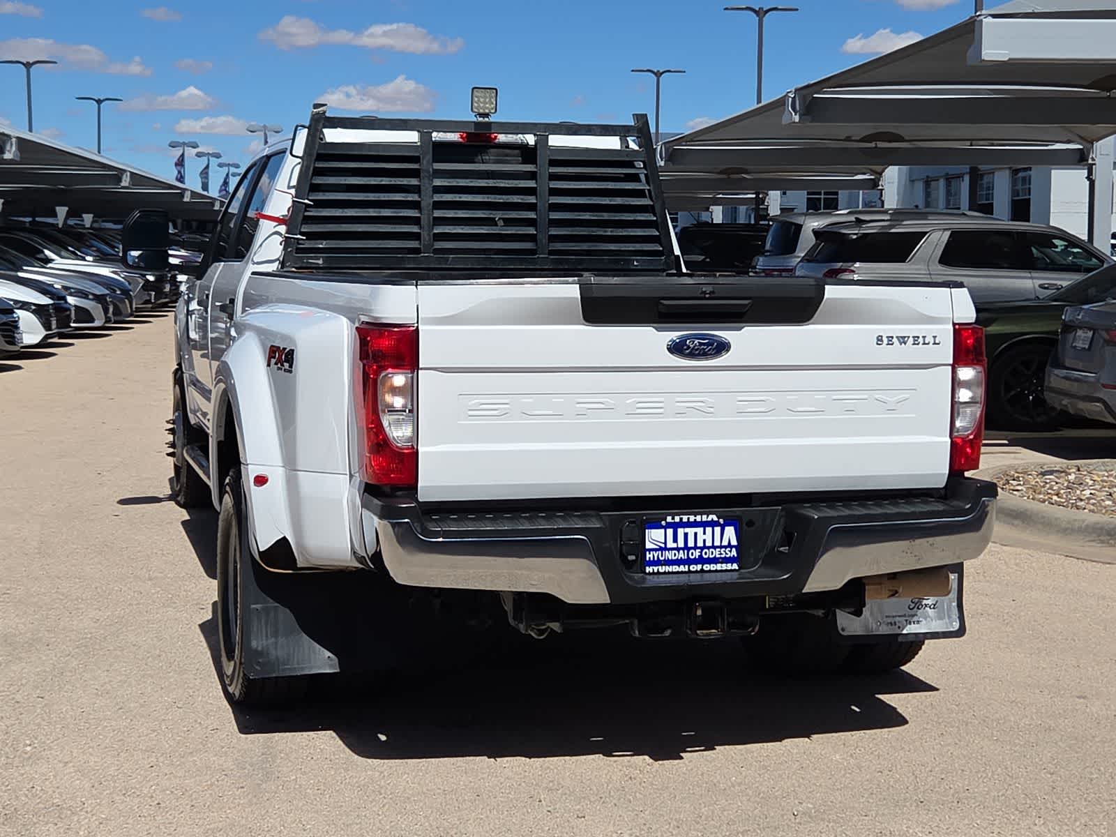 2022 Ford Super Duty F-350 DRW Pickup XL