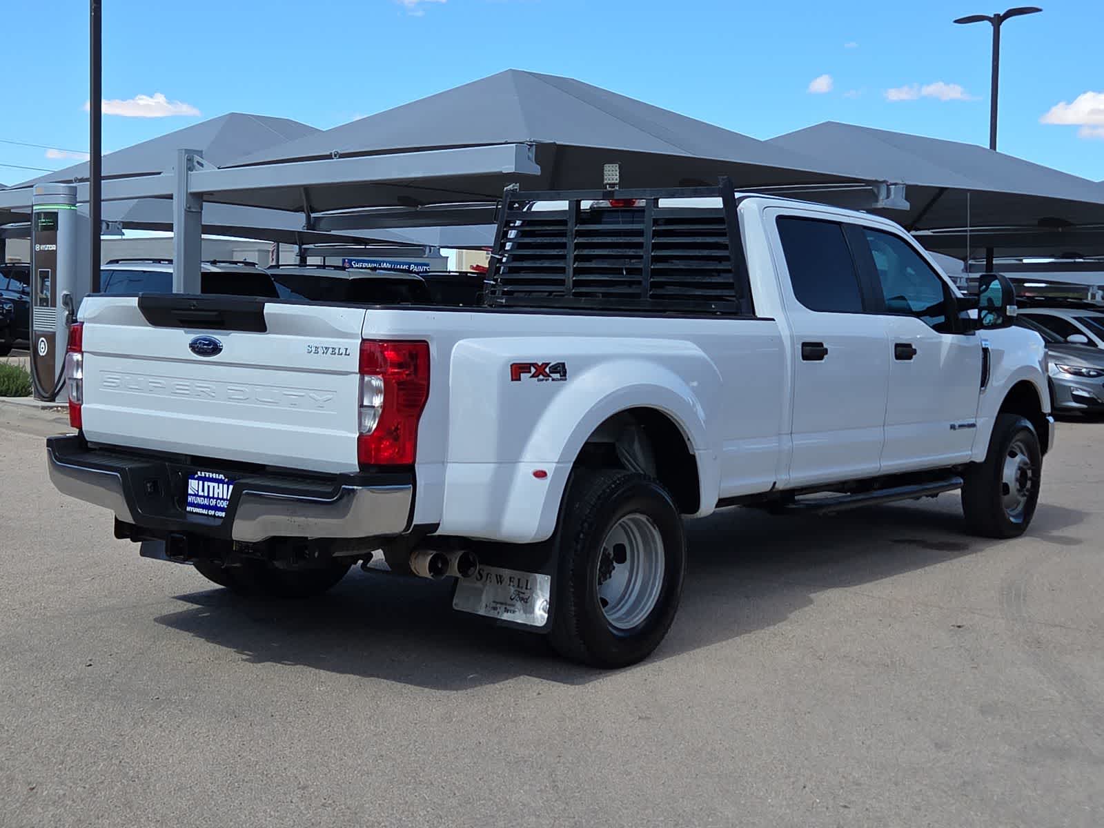 2022 Ford Super Duty F-350 DRW Pickup XL