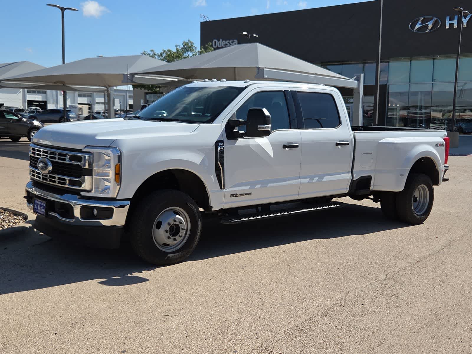 2025 Ford Super Duty F-350 DRW Pickup XLT