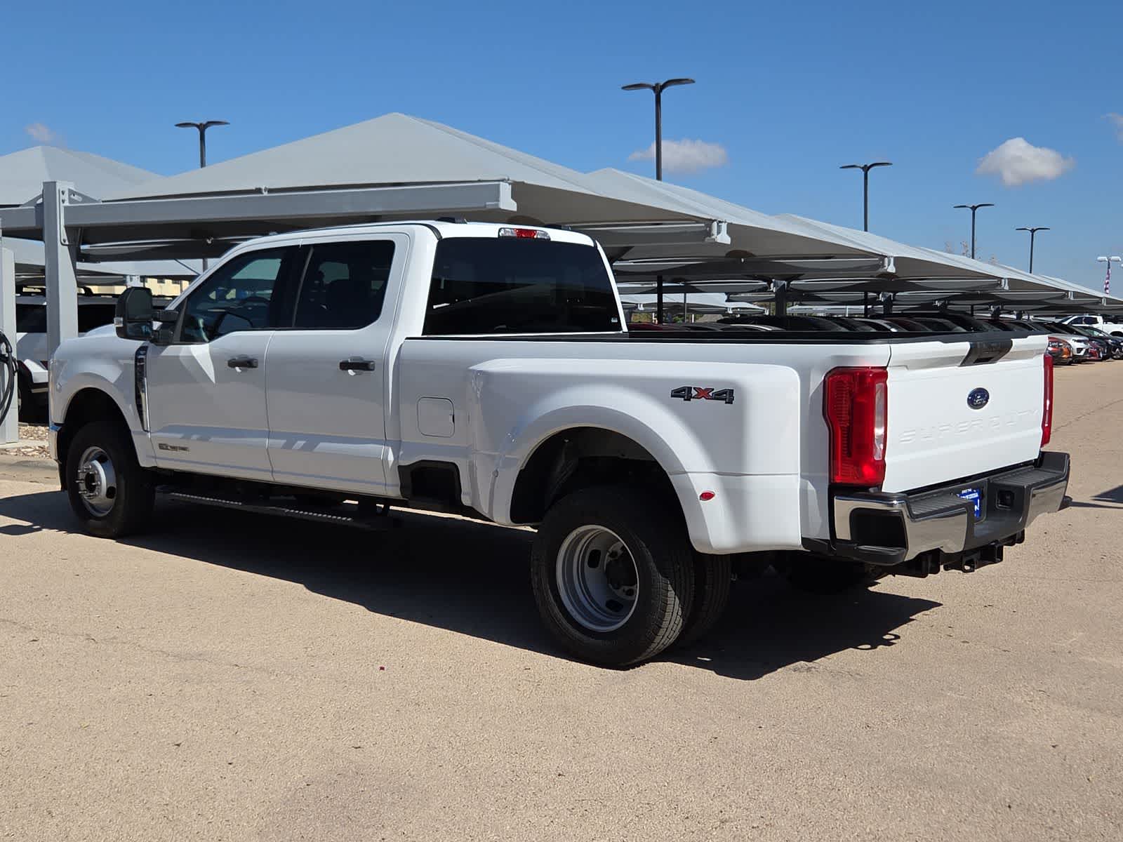 2025 Ford Super Duty F-350 DRW Pickup XLT