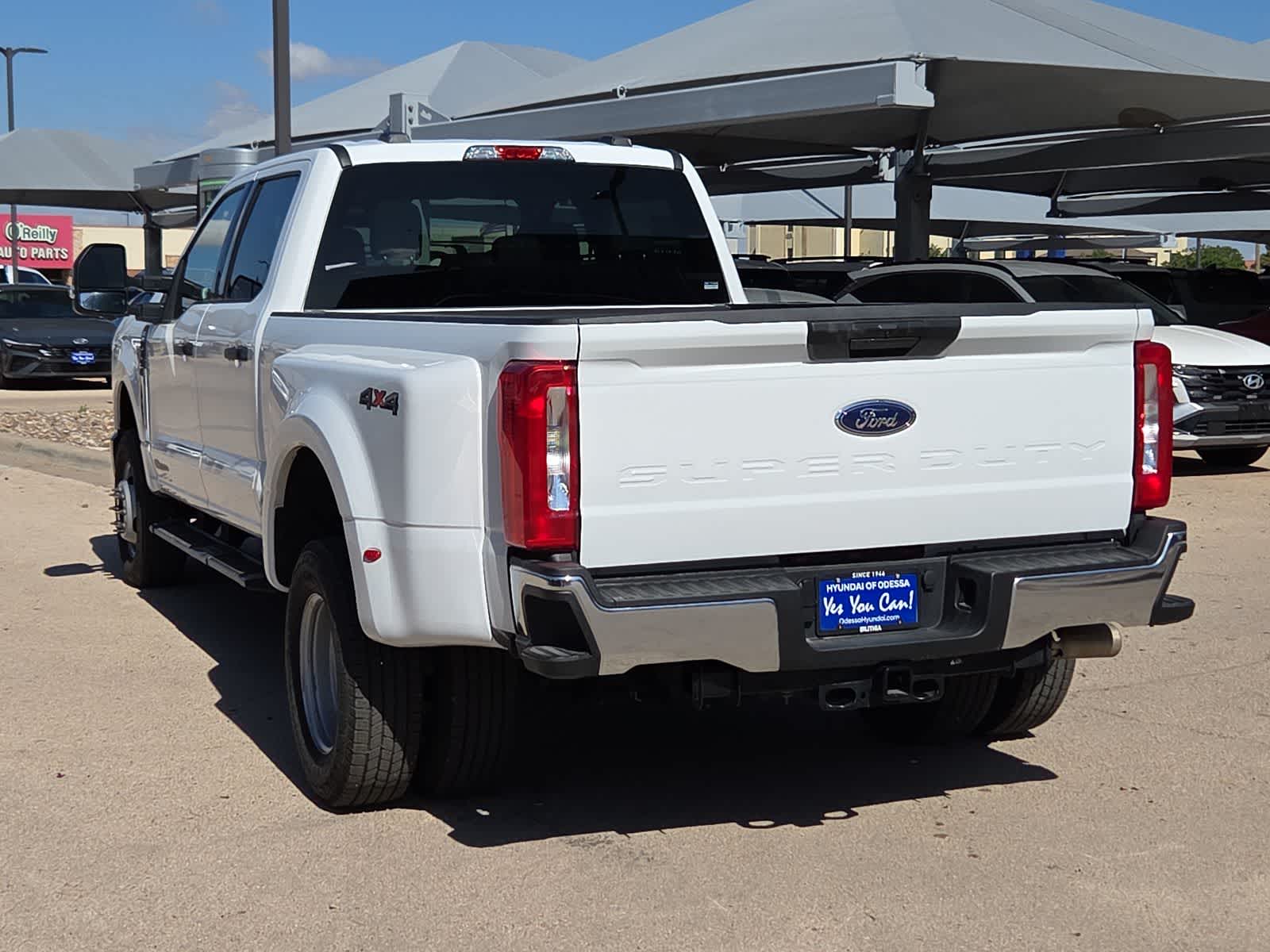 2025 Ford Super Duty F-350 DRW Pickup XLT