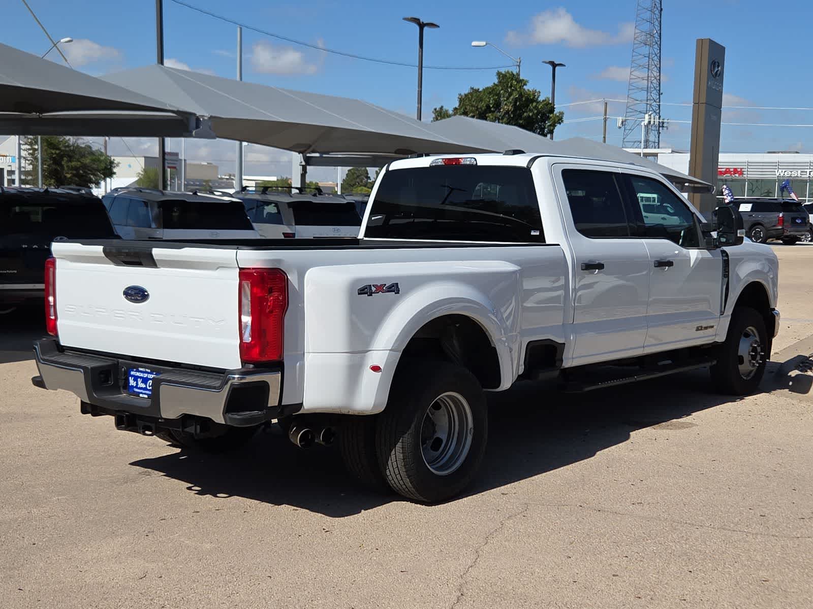 2025 Ford Super Duty F-350 DRW Pickup XLT
