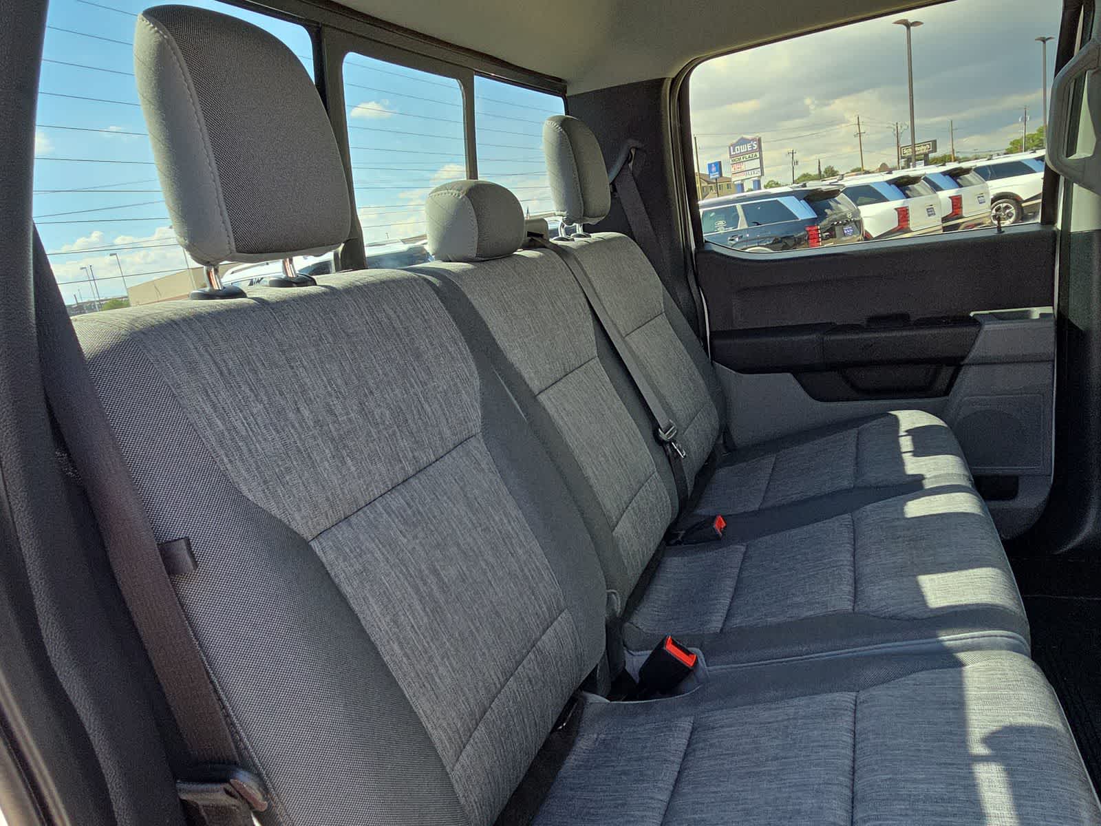 2023 Ford Super Duty F-350 DRW Pickup XL