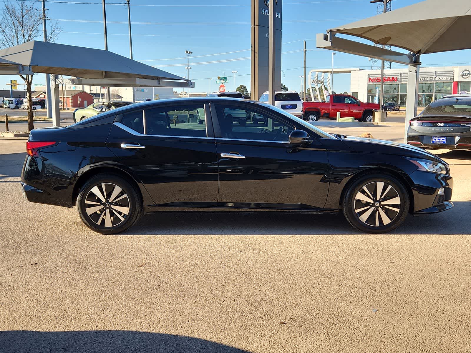 2022 Nissan Altima 2.5 SV