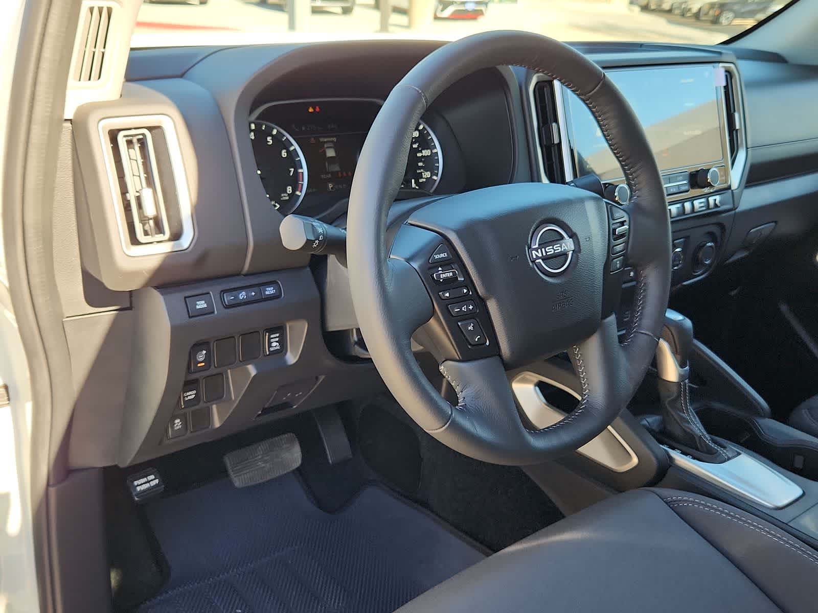 2025 Nissan Frontier SV