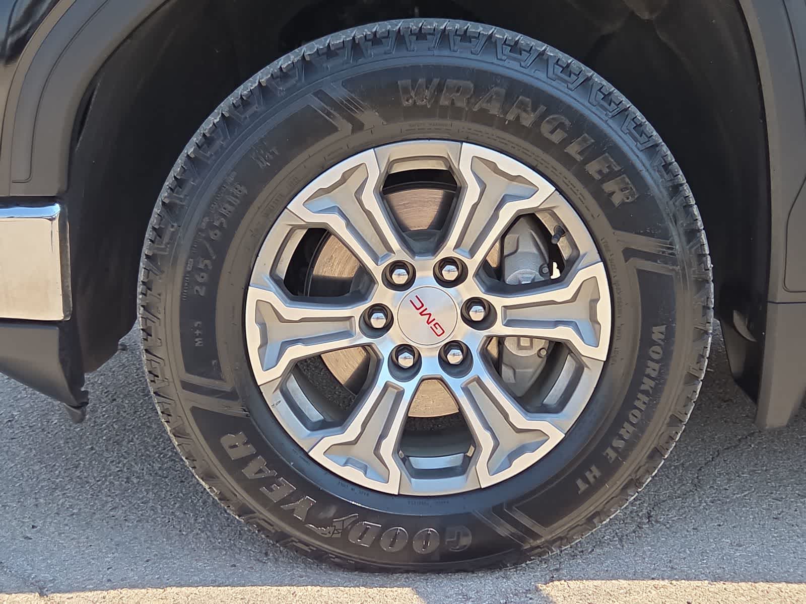 2025 GMC Sierra 1500 SLT