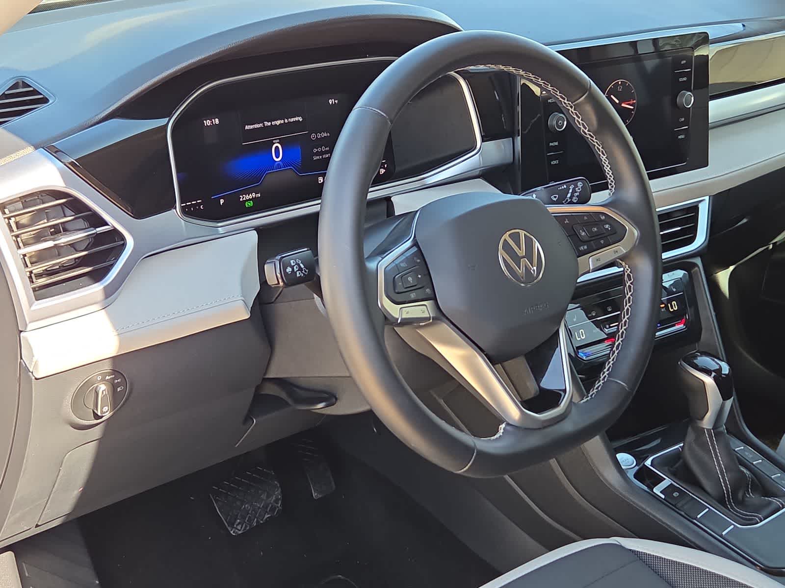 2026 Volkswagen Taos SE