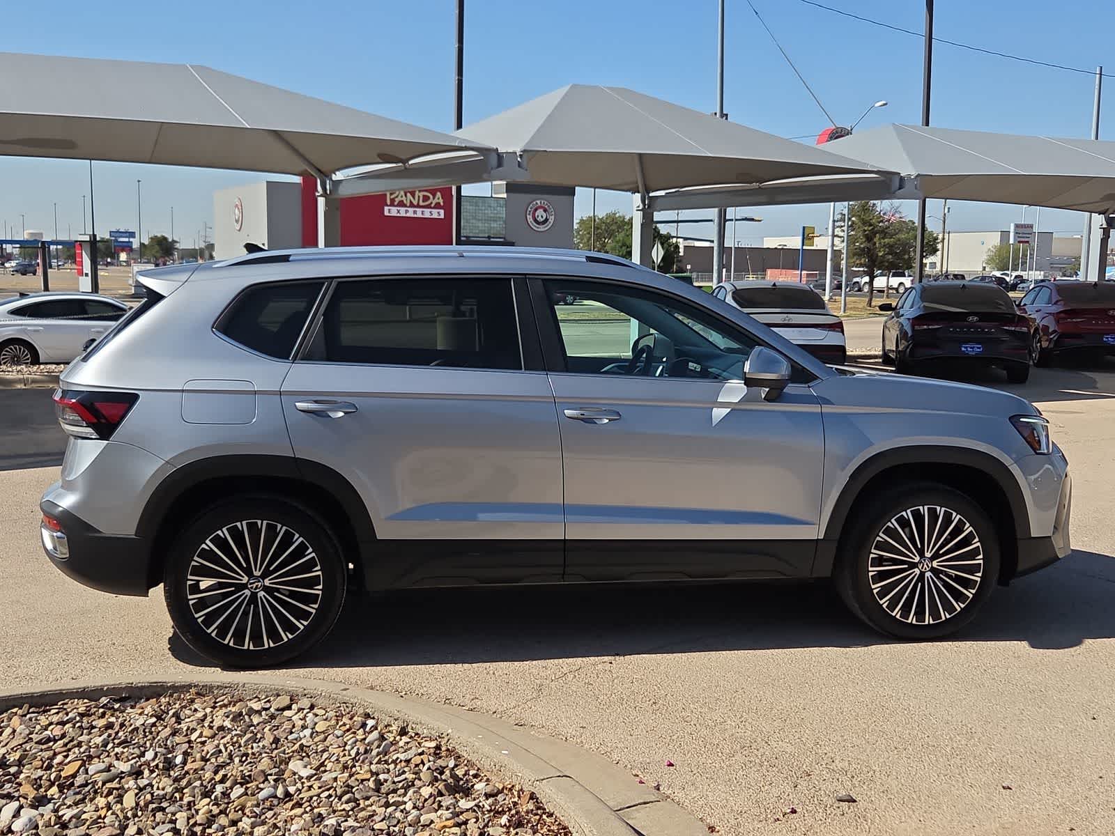 2026 Volkswagen Taos SE