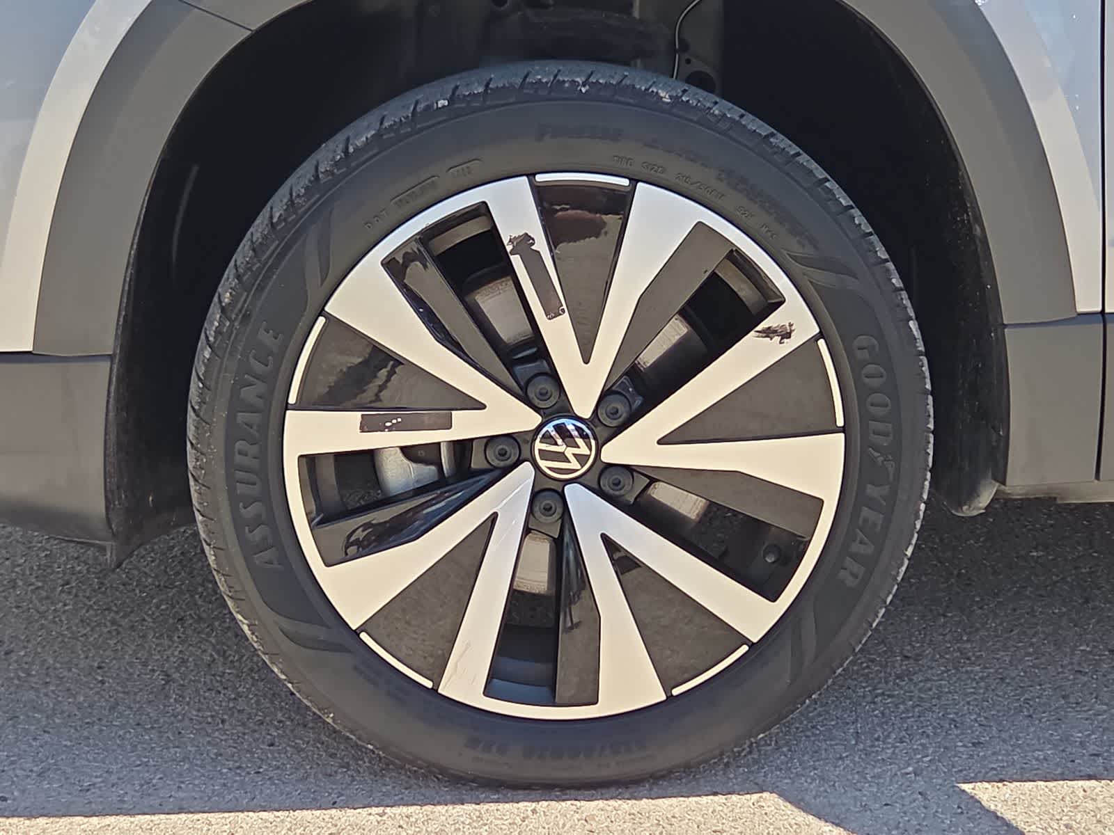 2024 Volkswagen Taos SE