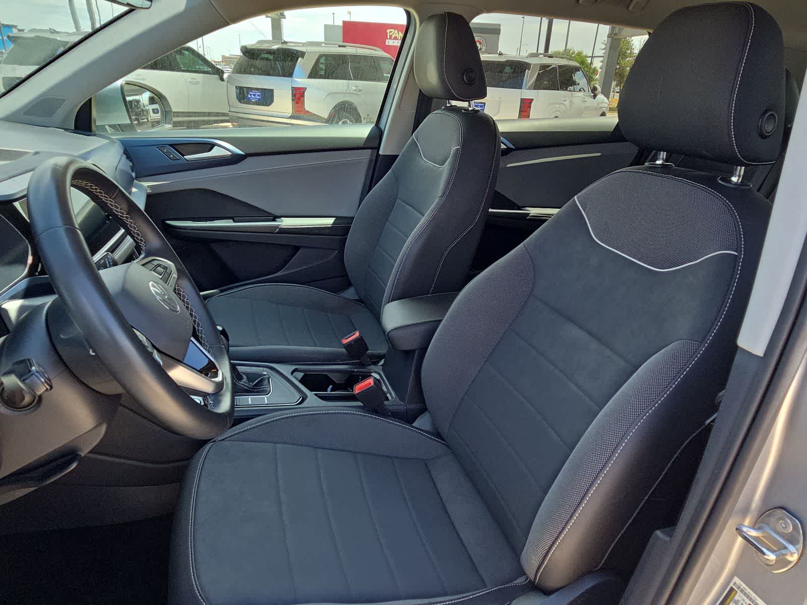 2024 Volkswagen Taos SE