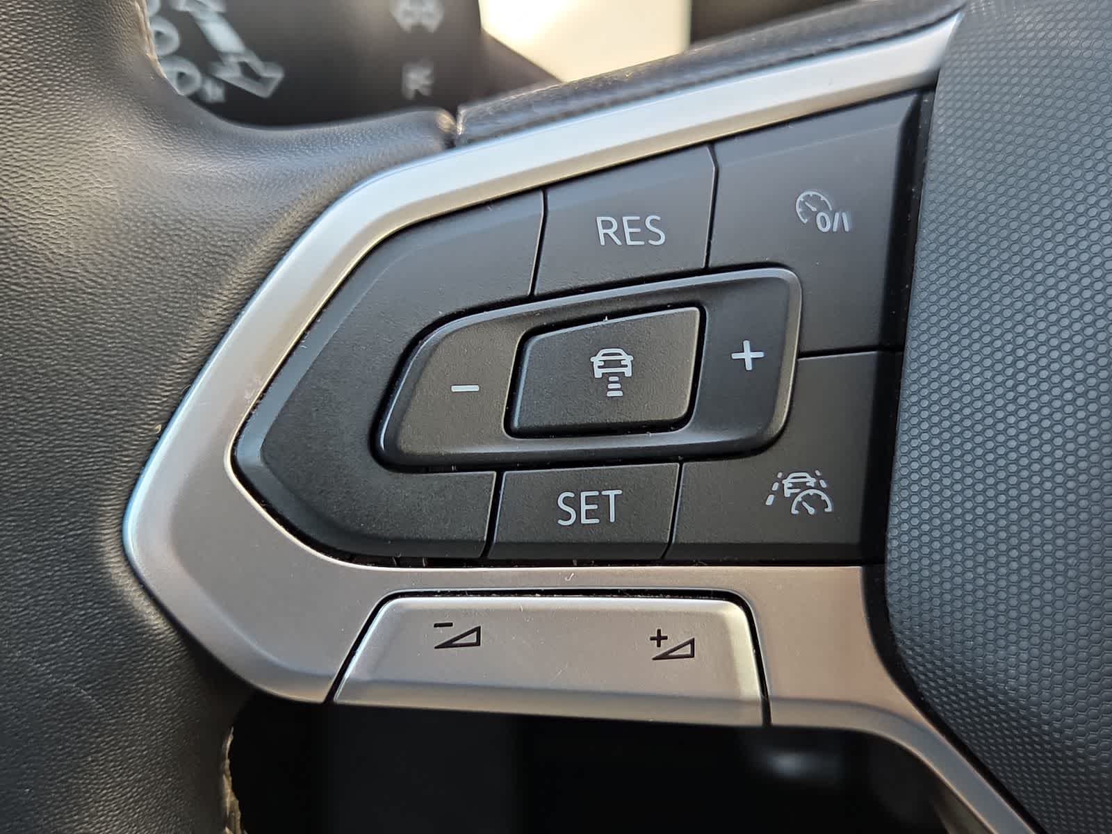 2024 Volkswagen Taos SE