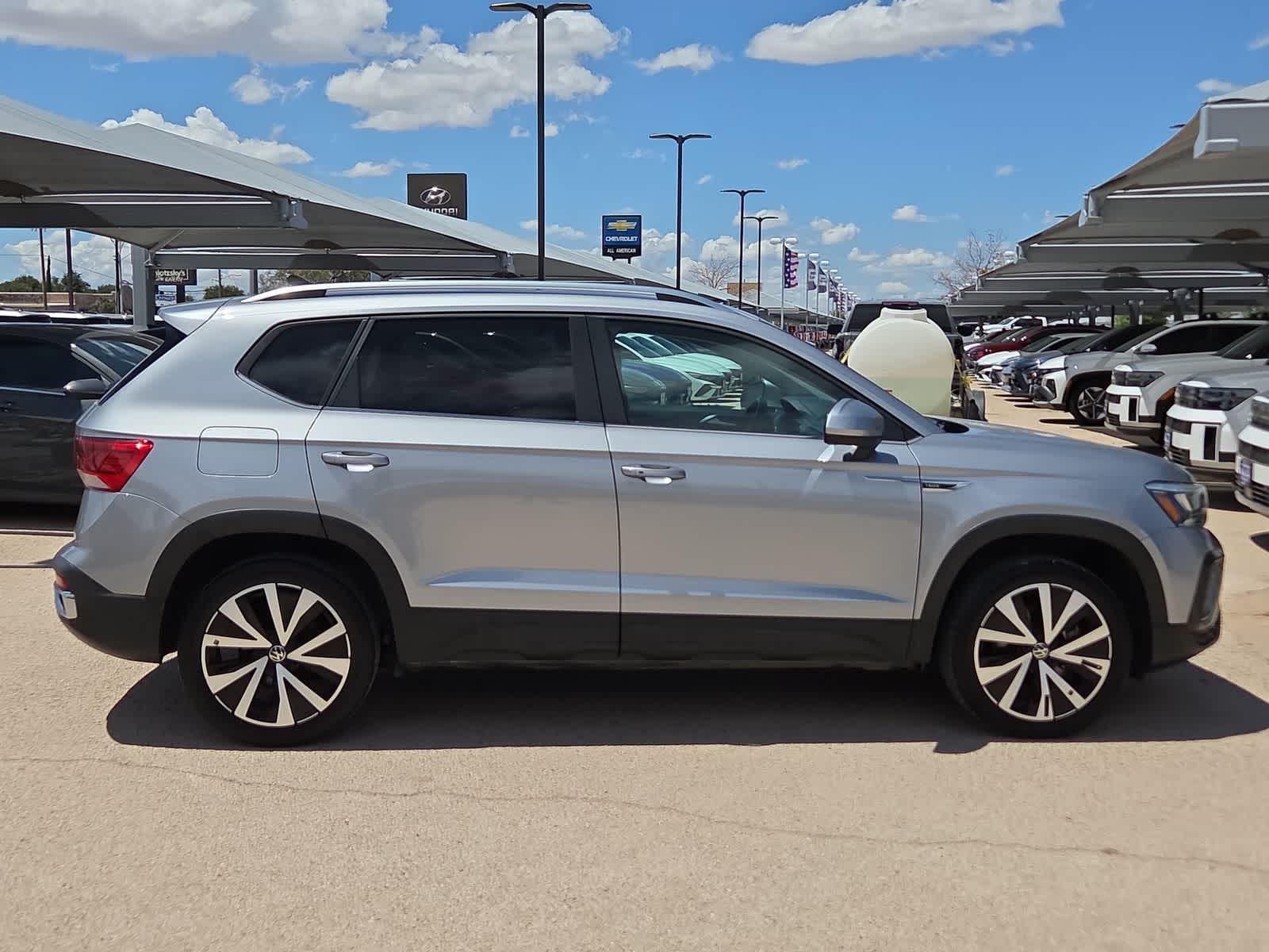2024 Volkswagen Taos SE
