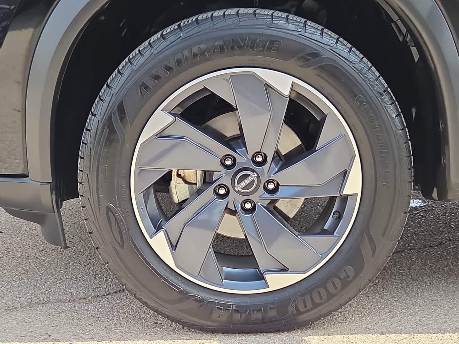 2025 Nissan Rogue SV