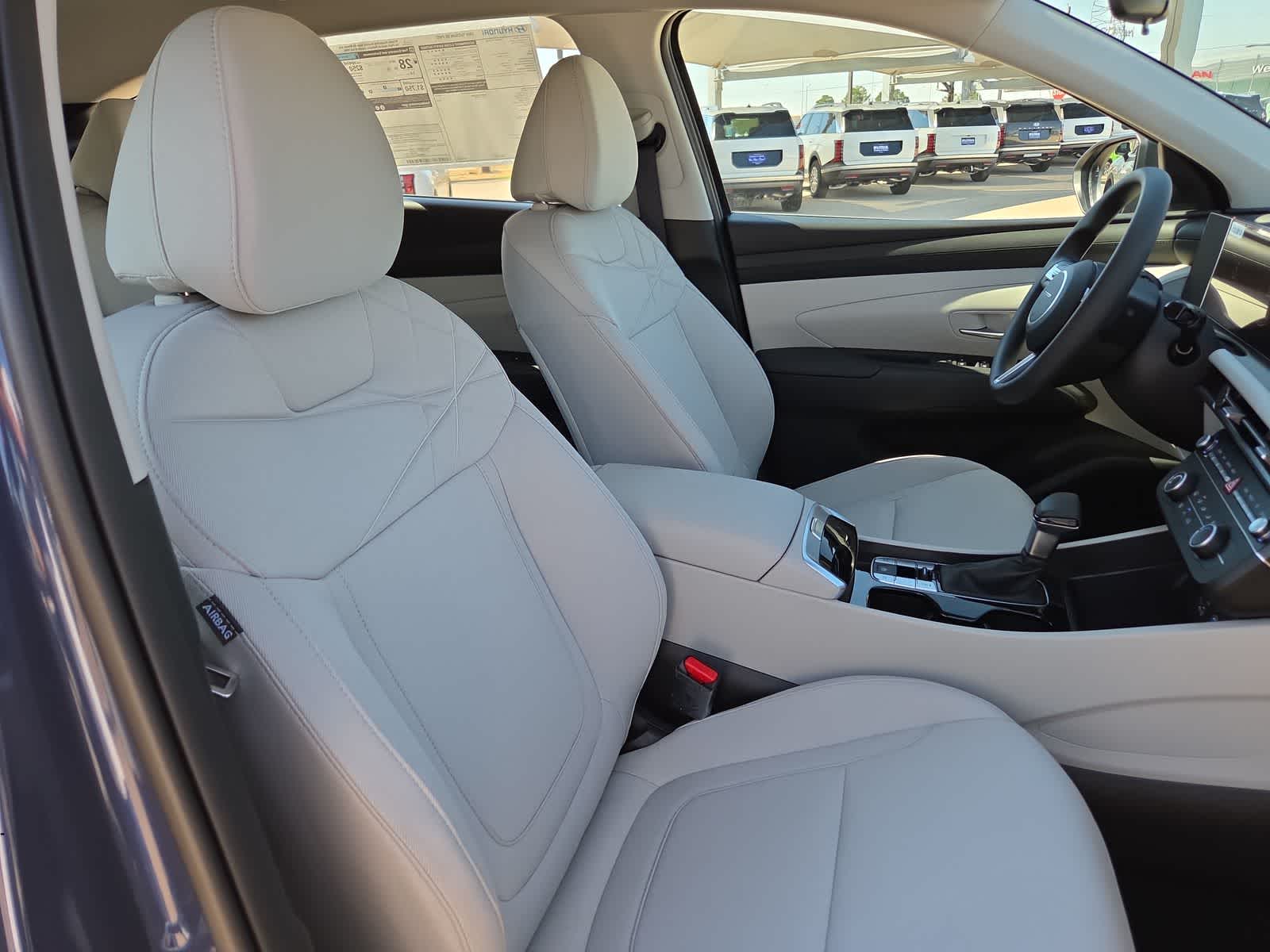2026 Hyundai TUCSON SE