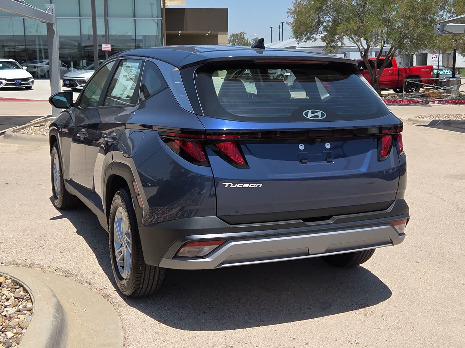 2026 Hyundai TUCSON SE