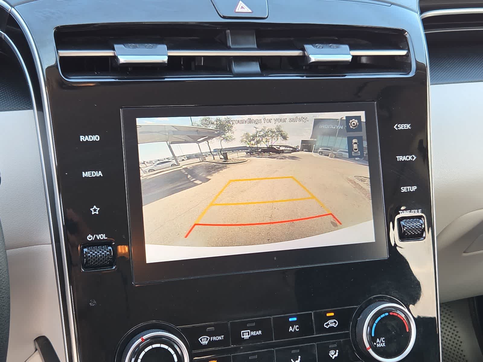 2024 Hyundai TUCSON SE