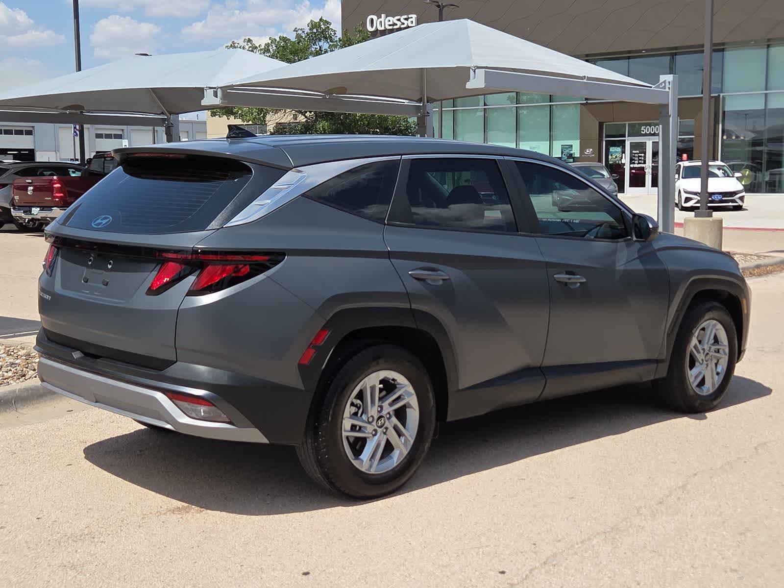 2025 Hyundai TUCSON SE