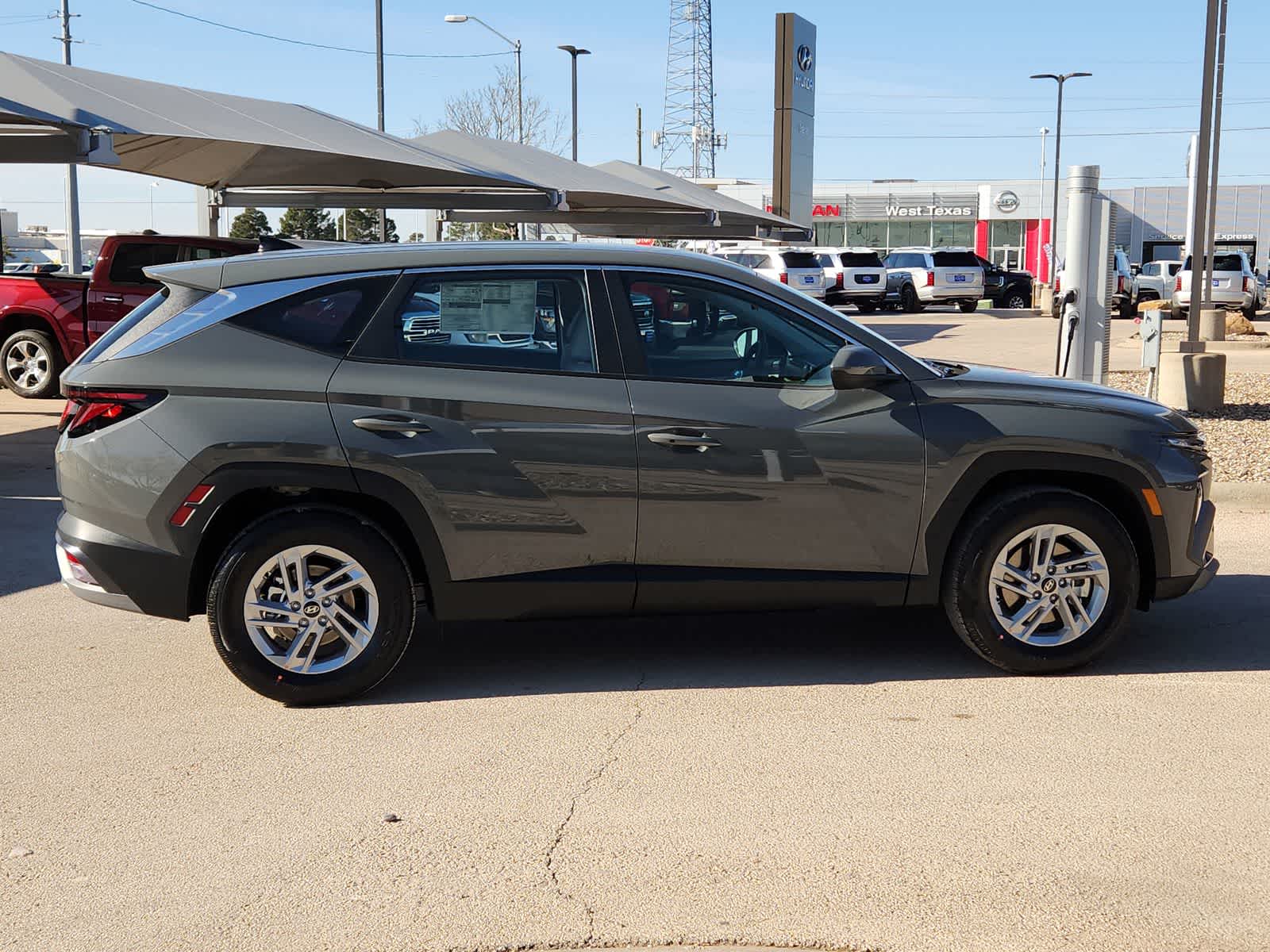 2026 Hyundai TUCSON SE