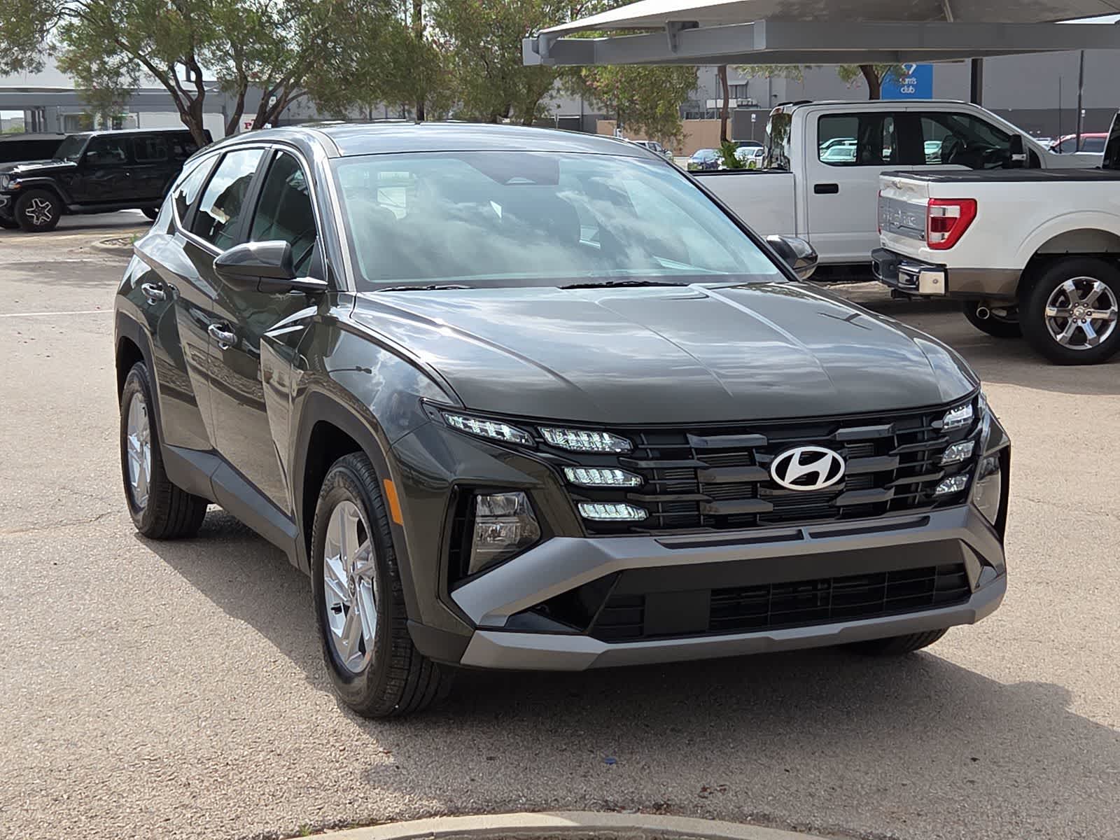 2026 Hyundai TUCSON SE