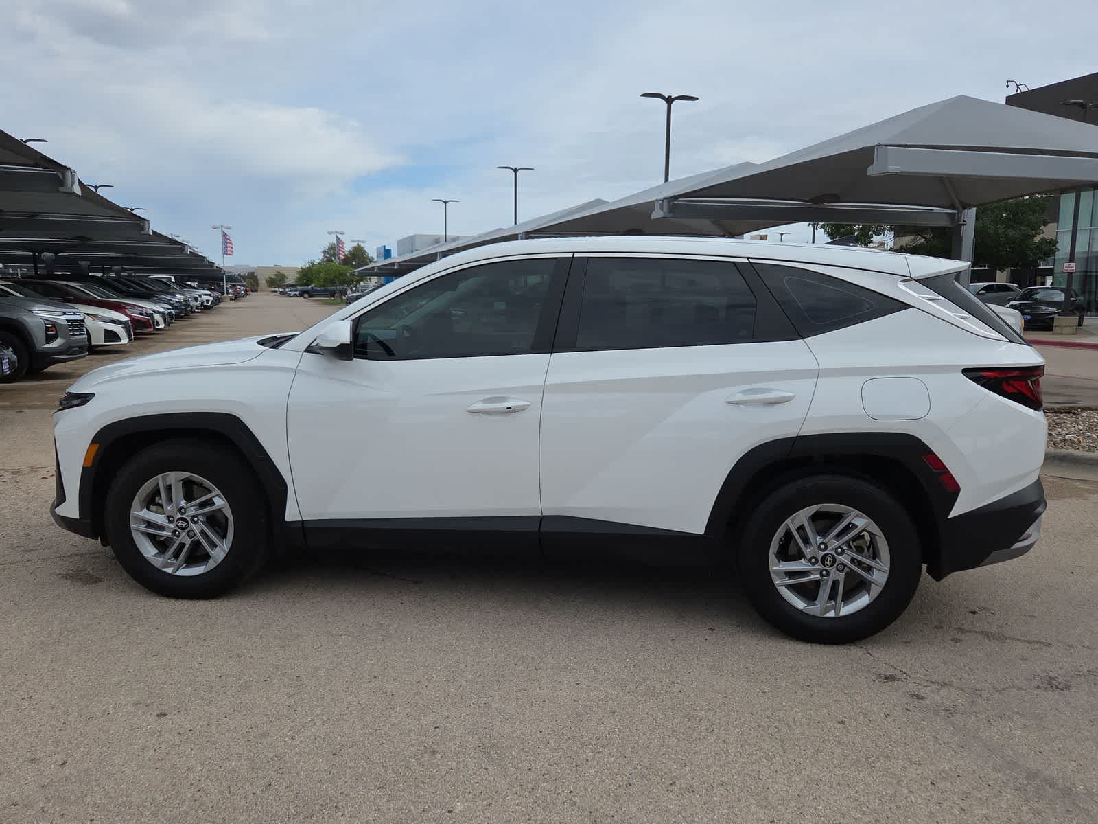 2025 Hyundai TUCSON SE