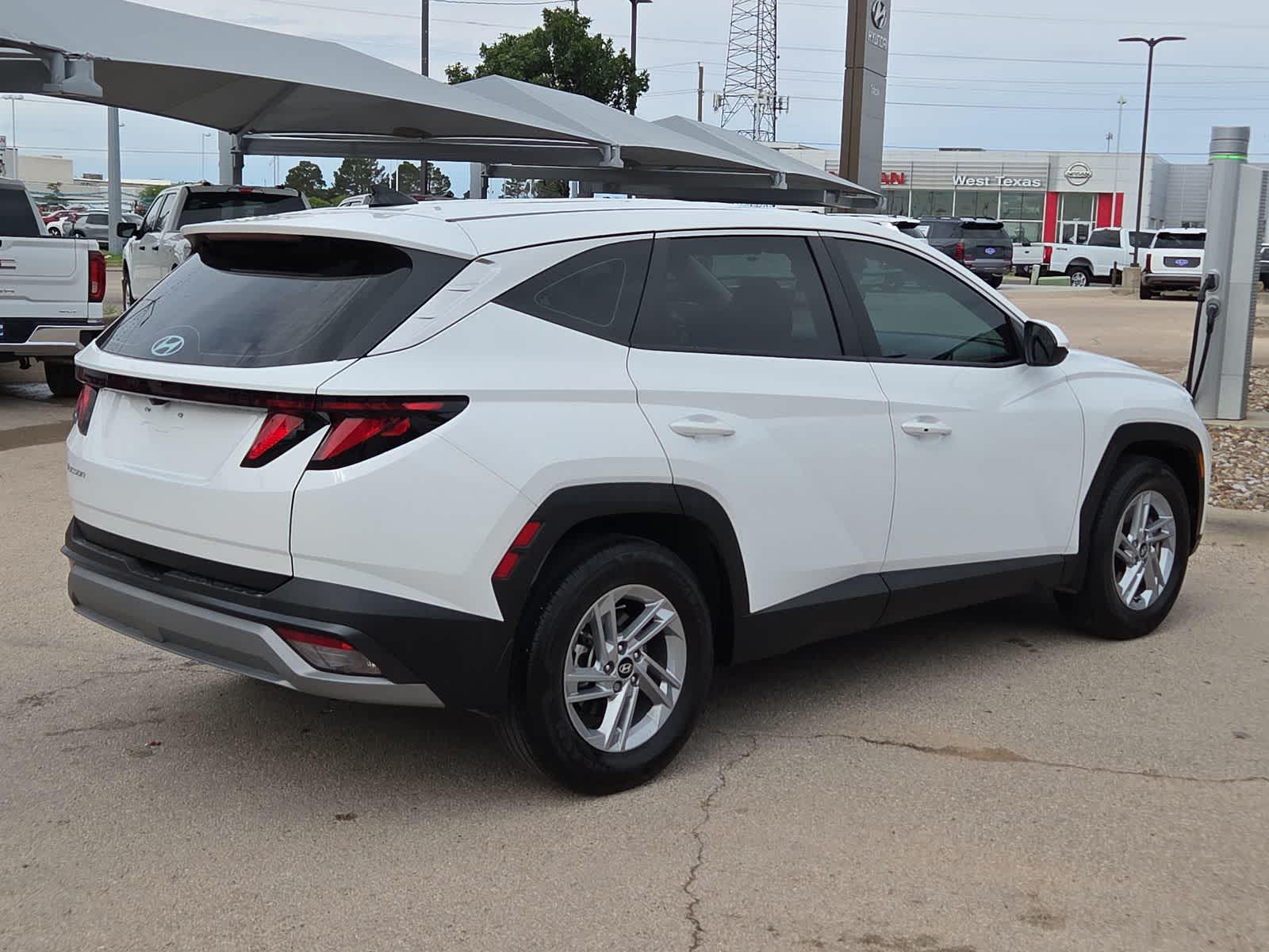 2025 Hyundai TUCSON SE