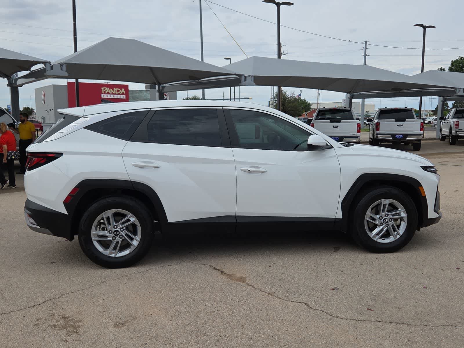 2025 Hyundai TUCSON SE